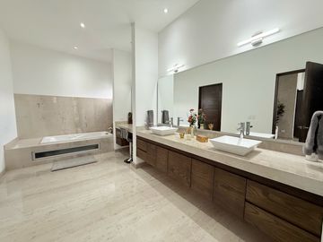 Casa en Venta en Sierra Alta 3er Sector, Monterrey NL