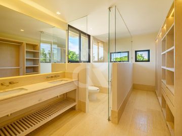VENTA RENTA CASA RESIDENCIAL LOSANTOS CANCÚN HUAYACAN CHAC MOOL