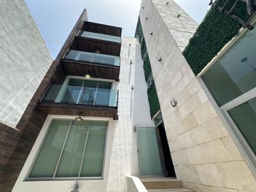 Consultorios Médicos en Renta en 40 Norte | Torre con Elevador (Cubículo Stándar) Playa Del Carmen P463