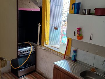 SE VENDE CASA CON 16 HABITACIONES 4 BAÑOS  EN VALPARAISO