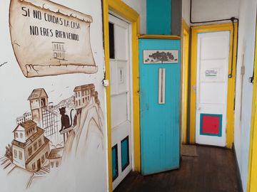 SE VENDE CASA CON 16 HABITACIONES 4 BAÑOS  EN VALPARAISO