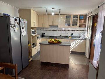 Venta Amplia y hermosa casa, Quilicura