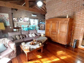 Casa - Venta - Villa Gesell - Garage - Gas Natural - Pileta