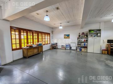 Venta deposito de 624 m2 en 2 plantas, entrepiso de oficinas, Munro Vicente Lopez