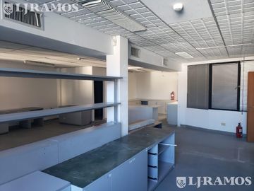 Edificio Comercial de 1.000 m2 en venta en San Isidro