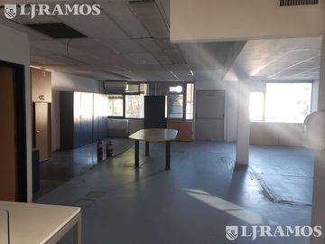 Edificio Comercial de 1.000 m2 en venta en San Isidro