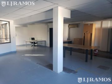 Edificio Comercial de 1.000 m2 en venta en San Isidro