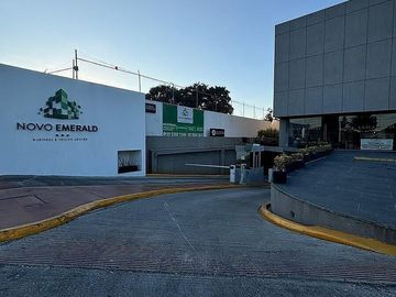 Oficina Renta, Novo Emerald Business and Health Center.