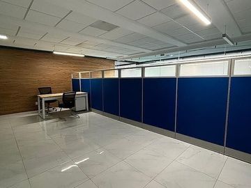 Oficina Renta, Novo Emerald Business and Health Center.