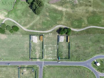 Venta de Terreno en Pilar Golf Club al Golf