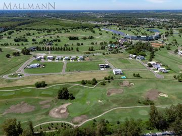 Venta de Terreno en Pilar Golf Club al Golf