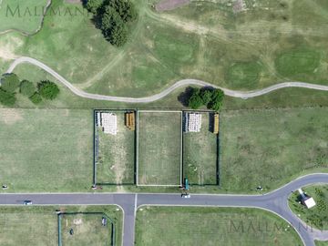 Venta de Terreno en Pilar Golf Club al Golf