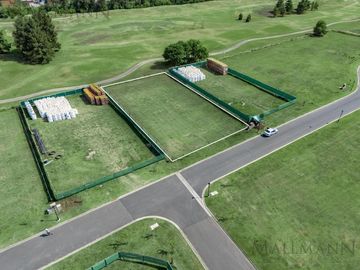 Venta de Terreno en Pilar Golf Club al Golf