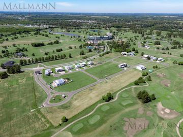Venta de Terreno en Pilar Golf Club al Golf