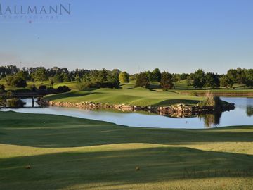 Venta de Terreno en Pilar Golf Club al Golf