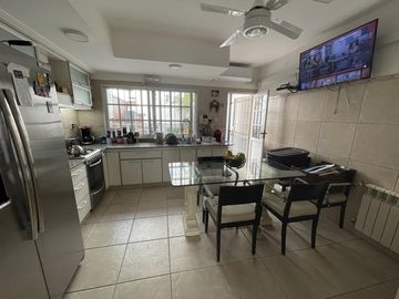 PH 5 ambientes a la venta en Flores