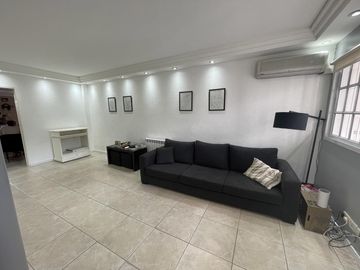 PH 5 ambientes a la venta en Flores