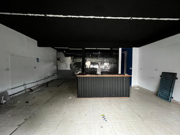 Local de 2 ambientes en venta en Olivos