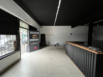 Local de 2 ambientes en venta en Olivos