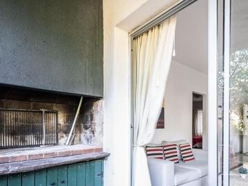 Departamento de 3 ambientes con  dos cocheras en venta en Pinamar