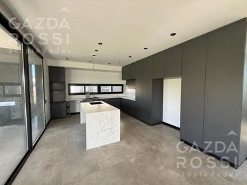 Moderna propiedad a estrenar en Canning Chico
