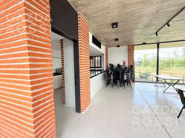 Moderna propiedad a estrenar en Canning Chico
