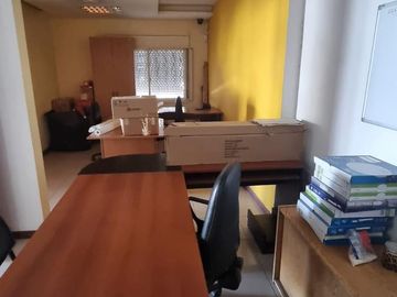 Venta Oficina   3 departamentos  - calle  Richieri al 500