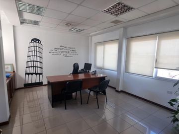 Venta Oficina   3 departamentos  - calle  Richieri al 500