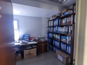 Venta Oficina   3 departamentos  - calle  Richieri al 500