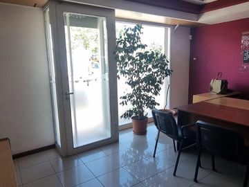 Venta Oficina   3 departamentos  - calle  Richieri al 500
