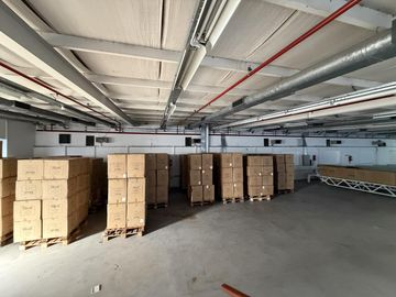 VENTA GALPON DE 6200 M2 DIVIDO EN 3 MODULOS CON OFICINAS EN PARQUE PATRICIOS DISTRITO TECNOLOGICO