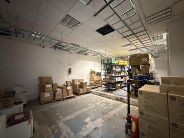 VENTA GALPON DE 6200 M2 DIVIDO EN 3 MODULOS CON OFICINAS EN PARQUE PATRICIOS DISTRITO TECNOLOGICO
