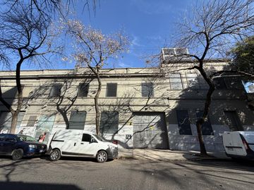 VENTA GALPON DE 6200 M2 DIVIDO EN 3 MODULOS CON OFICINAS EN PARQUE PATRICIOS DISTRITO TECNOLOGICO