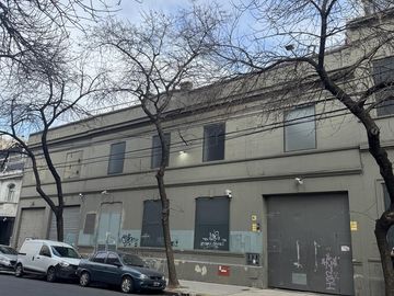 VENTA GALPON DE 6200 M2 DIVIDO EN 3 MODULOS CON OFICINAS EN PARQUE PATRICIOS DISTRITO TECNOLOGICO