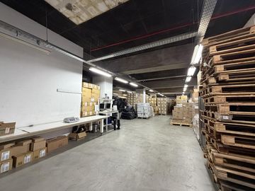 VENTA GALPON DE 6200 M2 DIVIDO EN 3 MODULOS CON OFICINAS EN PARQUE PATRICIOS DISTRITO TECNOLOGICO