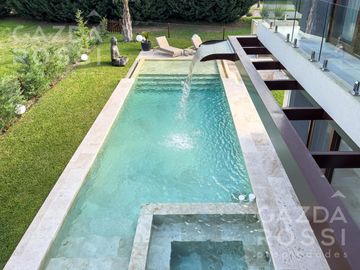 Espectacular casa en Terralagos.