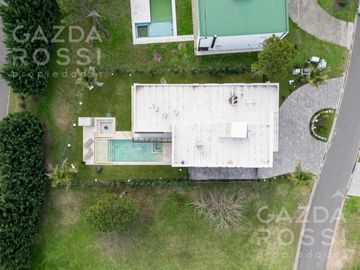 Espectacular casa en Terralagos.