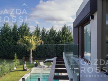 Espectacular casa en Terralagos.