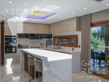 Espectacular casa en Terralagos.