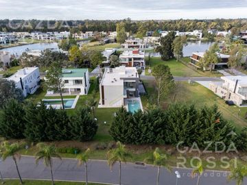 Espectacular casa en Terralagos.