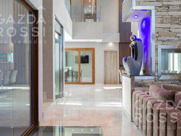 Espectacular casa en Terralagos.