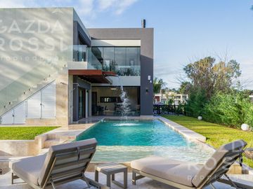 Espectacular casa en Terralagos.