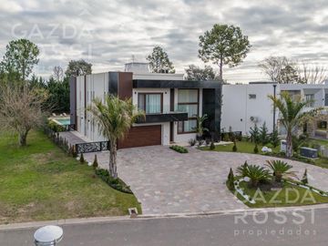 Espectacular casa en Terralagos.