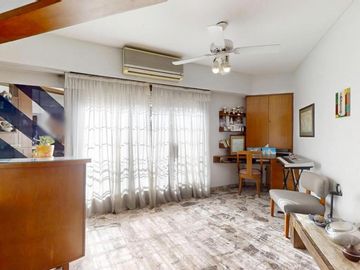 Casa en Venta de 4 Ambientes en Olivos con Patio | Planta Alta