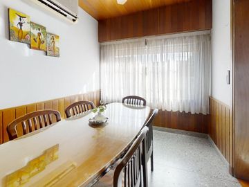 Casa en Venta de 4 Ambientes en Olivos con Patio | Planta Alta