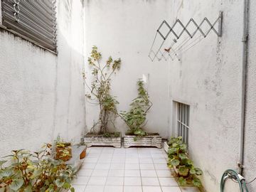 Casa en Venta de 4 Ambientes en Olivos con Patio | Planta Alta