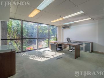 Edificio Comercial de 1.000 m2 en venta en San Isidro