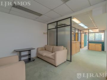 Edificio Comercial de 1.000 m2 en venta en San Isidro