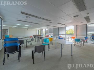 Edificio Comercial de 1.000 m2 en venta en San Isidro
