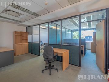 Edificio Comercial de 1.000 m2 en venta en San Isidro